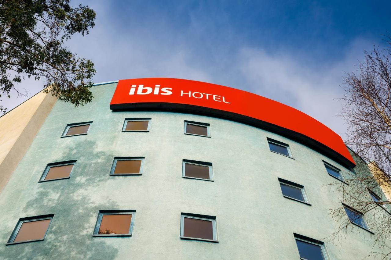 Готель Ibis London Heathrow Terminal 5 Ґіллінґдон Екстер'єр фото