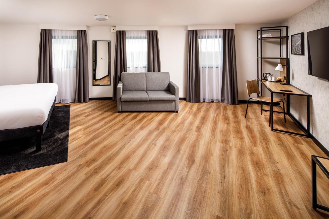 Готель Ibis London Heathrow Terminal 5 Ґіллінґдон Екстер'єр фото