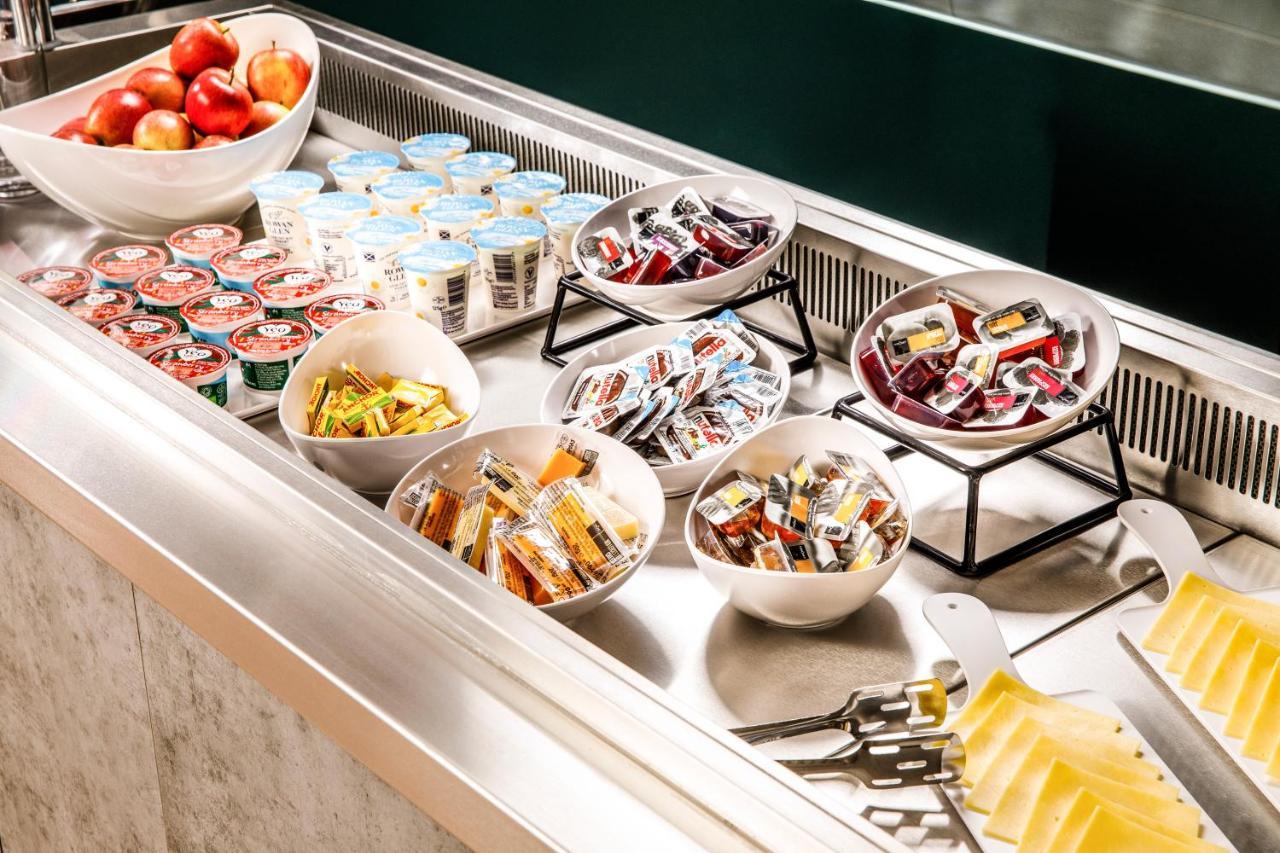 Готель Ibis London Heathrow Terminal 5 Ґіллінґдон Екстер'єр фото
